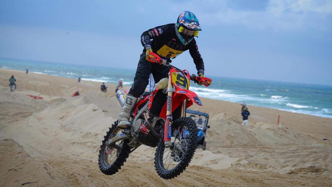 Moto Enduropale. Daymond Martens gonfle a bloc